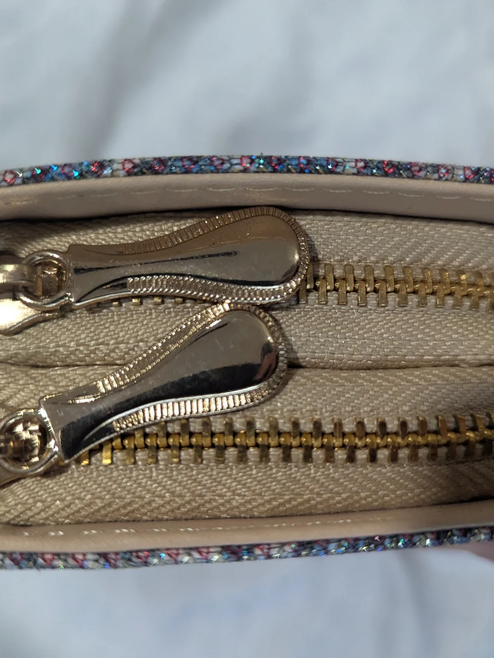 N/A stylish iridescent